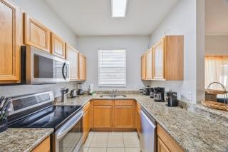 Cozy Stylish Townhome - 5