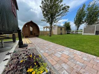 Heather Cottage and Shepherds Hut - Knock - 8
