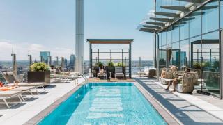 Luxury Apt with City Views - Boston - 3