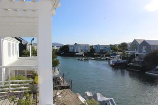 Thesen home on the canals with your own private jetty - 9