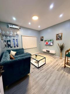 Teal Open Plan 1 Bed & Parlour Lekki 1 24-7 Power, Netflix, WIFI - Lagos - 8