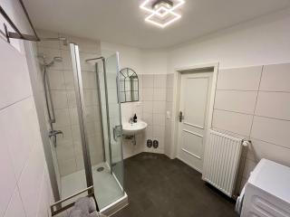 StayN8- 3 Zi- Apartment mit voll ausgestatteter Küche und Fahrradgarage im Leipziger Neuseenland - Borna - 2