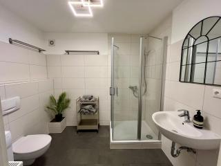 StayN8- 3 Zi- Apartment mit voll ausgestatteter Küche und Fahrradgarage im Leipziger Neuseenland - Borna - 4