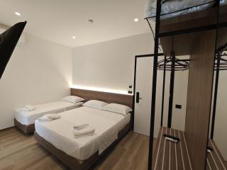 Takas Boutique - 8