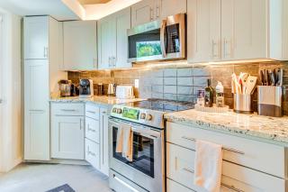Stylish Waterfront Oasis in St Pete Beach - St Pete Beach - 4