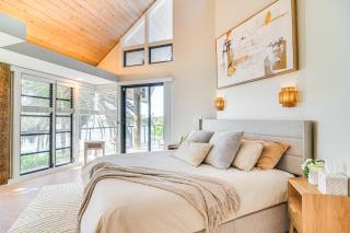 Stylish Waterfront Oasis in St Pete Beach - 1