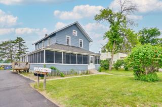 Welcoming Lakefront Mound Apartment with Fire Pit! - Mound - 9