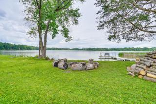 Welcoming Lakefront Mound Apartment with Fire Pit! - Mound - 8