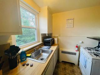 Lovely Spacious 1br Apt - 6