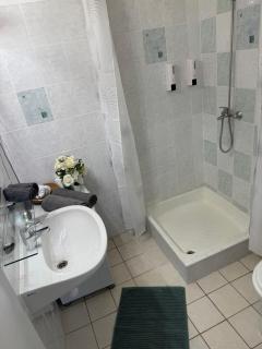 Small Cosy Apartment near the famous WESTEND City Center - Budapest - 2