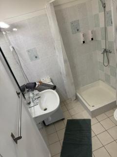 Small Cosy Apartment near the famous WESTEND City Center - Budapest - 8