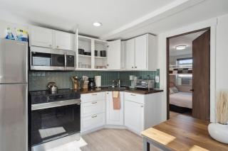 Keefe Korner AC Parking Walk to Beach - Hampton - 3