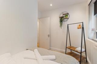 Stylish flat 10 mins from train, near Emirates & Camden - Londra - 1