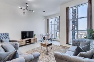 Chic Marina Arcade Apartment Minutes to Beach - 8