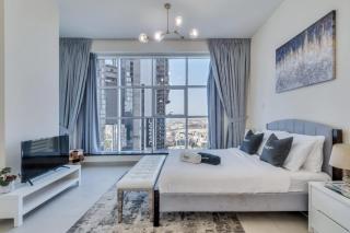 Chic Marina Arcade Apartment Minutes to Beach - 2