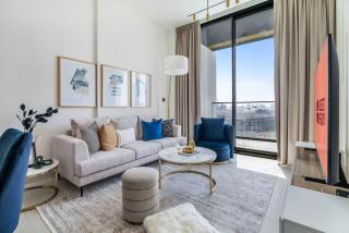 GuestReady - Jumeirah Village haven with pool view - 5