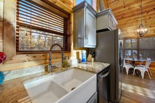 Twilight Pines - Dreamy Cabin w Hot Tub & optional Kids Loft - Broken Bow - 1
