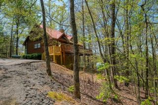 Pet friendly, king bedrooms, smart TVs, pool table, theater room, and hot tub! - 4