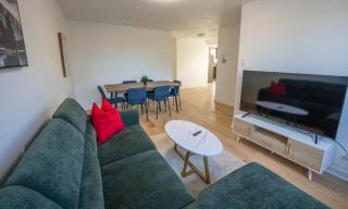 Chic 3BR 5 Beds 5min walk to Metro Free Parking - Laval - 2