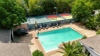 Sleeps 26 Pool Sports Court Theater Putt Putt - San Antonio - 5