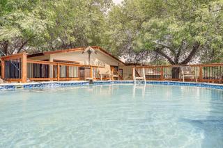 6 Mi to Six Flags Fiesta Texas Poolside Paradise! - San Antonio - 0