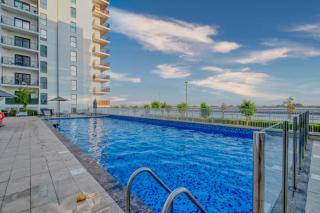 Luxury Waterfront 3BR, Pool, Canal Views! Yas Island - Abu Dhabi - 7