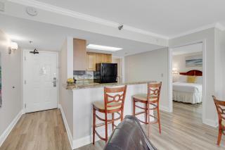 Impressive 1Br Oceanfront Suite, Dogs OK! 1006 - Myrtle Beach - 7