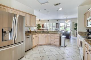 Resort-Style Amenities at Palm Desert Getaway - Palm Desert - 8