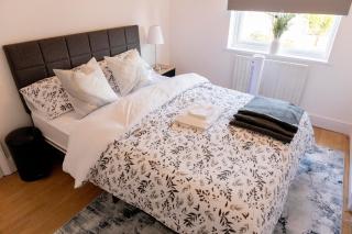 Cojic Homes Luxury Accommodation and Short let - Dartford - 2