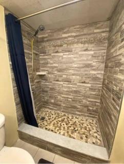 Lake Winni Studio Condo Full Kitchen - Weirs Beach - Laconia - 8