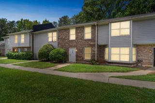 Spacious 1 Bed 15 Bath Towmhome I Ellenwood - 5
