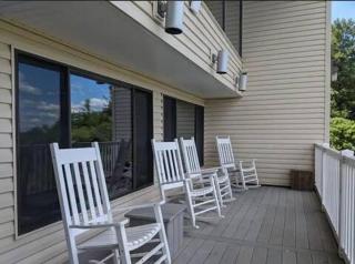 Lakeview Winni Condo with Kitchenette Weirs Beach - Laconia - 4