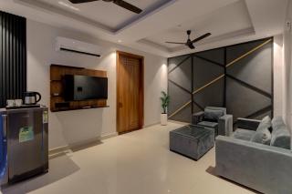 Aura Homes 1 BHK Serviced Apartment Near Golf Course Road Gurgaon - Gurgaon - 7