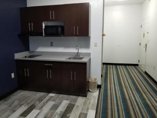 HomeBridge Inn and Suites - 8
