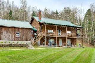 8 Mi to Kingdom Trails Spacious Home with Game Room - Lyndonville - 0