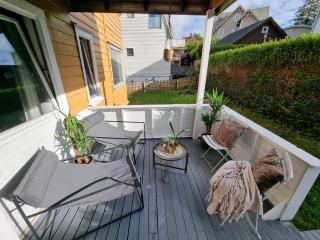 Spacious and central apartment with a private garden, free parking and EV recharging - Stavanger - 8