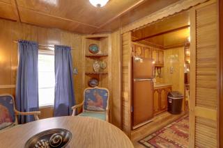 Greers Ferry Lake Escape Cabin with Pool Access - - 2