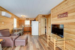 1 Mi to Greers Ferry Lake Cabin with Pool Access - - 7