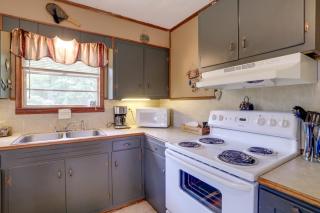 Outdoor Entertainment Areas Greers Ferry Cottage! - - 2