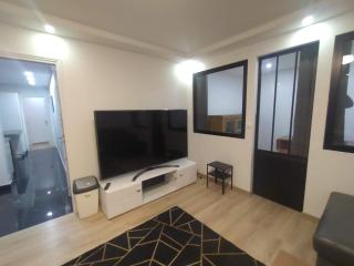 4 min walk to metro, 3 bedrooms &Salon, La Défense - Courbevoie - 3
