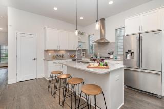 Jade - Private Patio and Balcony - Near Germantown - 9