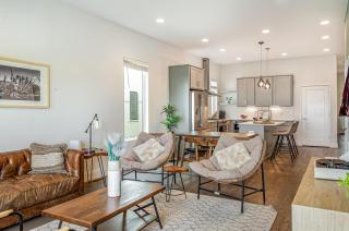 Hurst House - 4 Stylish Homes - Mins to Germantown - 2
