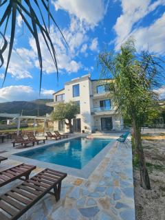 Villa Tonia - Himarë - 7