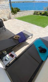 Beachfront deluxe apartment - Povljana - 7