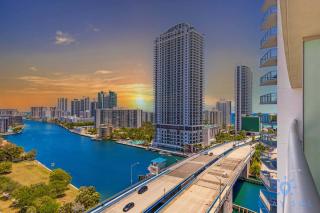 Stylish Apartment Near Beach - Hallandale Beach - 6