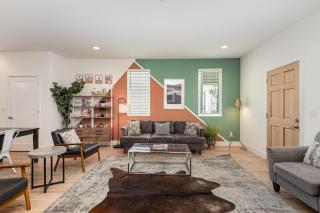 Riff & Rest - 2 Stylish Homes - Mins to Germantown - 2