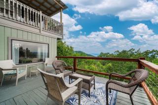 Mountain Retreat Ruby's Roost Home & Loft - 9