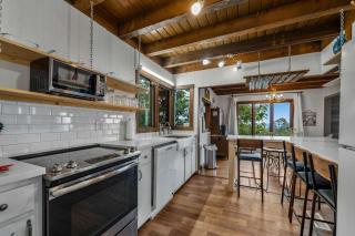 Mountain Retreat Ruby's Roost Home & Loft - 4