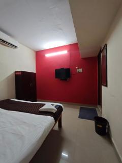999 Hotel at Budget - Thoraipakkam - Chennai - 7