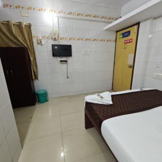 999 Hotel at Budget - Thoraipakkam - Chennai - 2